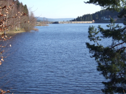 Um den Schwarzenbachstausee herum