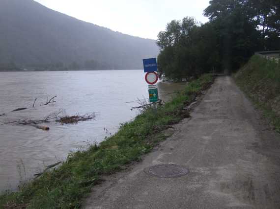 Radweg gestern noch berschwemmt