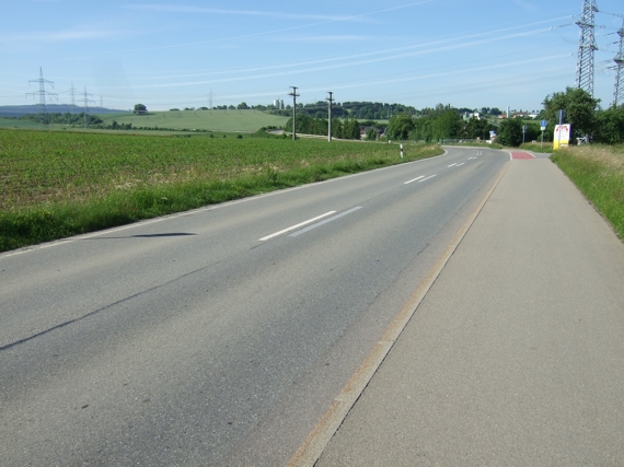 Fahrstrasse Richtung Weigheim