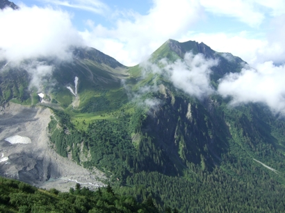 Die Berge kommen nher und werden hher