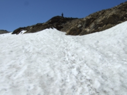 es wird richtig steil - Schnee im Sommer