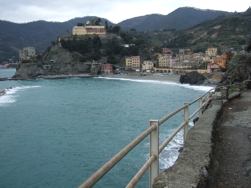 Blick zurck auf Monterosso Teil 2 mit "wehrhafter" Nase