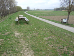 Blick zurck in die lange Donaukurve vor Mariaposching