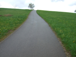 dort oben ist die Hochebene der Baar