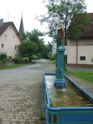 am Brunnen rechts