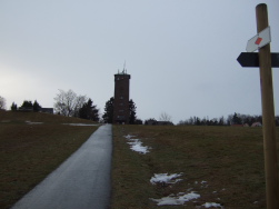 erster kleiner Anstieg zum Wasserturm Dobel