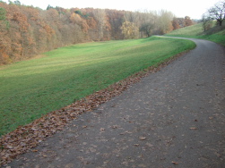 ein langes Tal hinauf