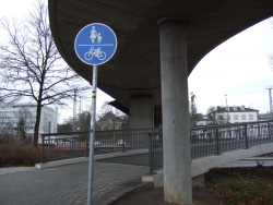 Fussgngerbahnbrcke